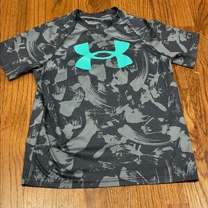 Under Armour boys Black and Teal Graphic Tee